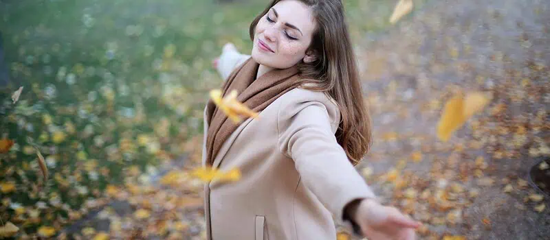 Płaszcze jesienne damskie plus size – wybór, który łączy styl z komfortem