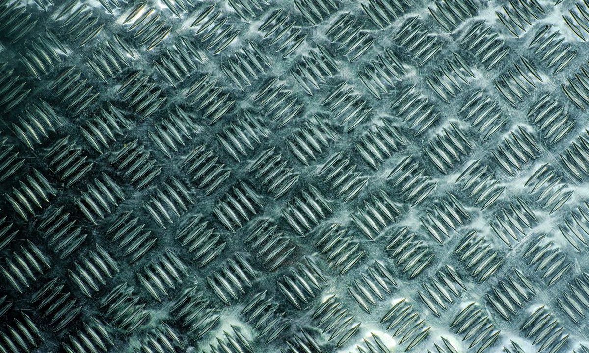 Aluminium w praktyce – lekkie elementy do produkcji, konstrukcji i odlewnictwa