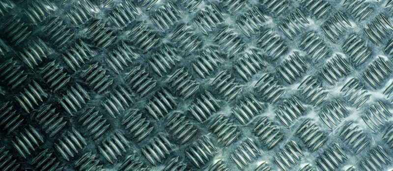 Aluminium w praktyce – lekkie elementy do produkcji, konstrukcji i odlewnictwa